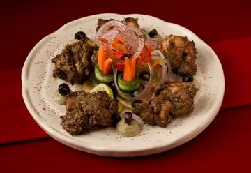 تكا دجاج مع زيتون اسود